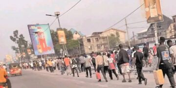 Kinshasa : La grève des chauffeurs paralyse la ville et le silence du gouvernement inquiète la population