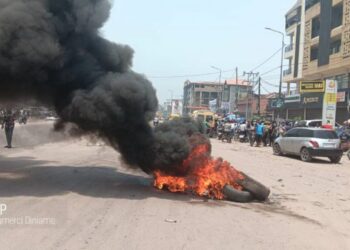 Grève du transport à Kinshasa : Deux morts dans une altercation entre des chauffeurs à l’arrêt abattoir