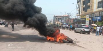 Grève du transport à Kinshasa : Deux morts dans une altercation entre des chauffeurs à l’arrêt abattoir