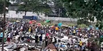 Kinshasa : Le gouvernement démolit des débits de boissons à Limete pour assainir et élargir le boulevard Lumumba