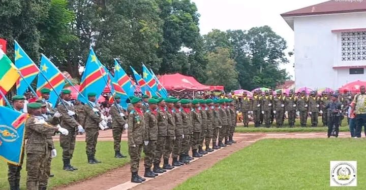 Kasai-Central : près de 300 nouveaux officiers militaires dont 2 éléments de la PNC et 8 ressortissants de la République centrafricaine prêtent serment à Kananga