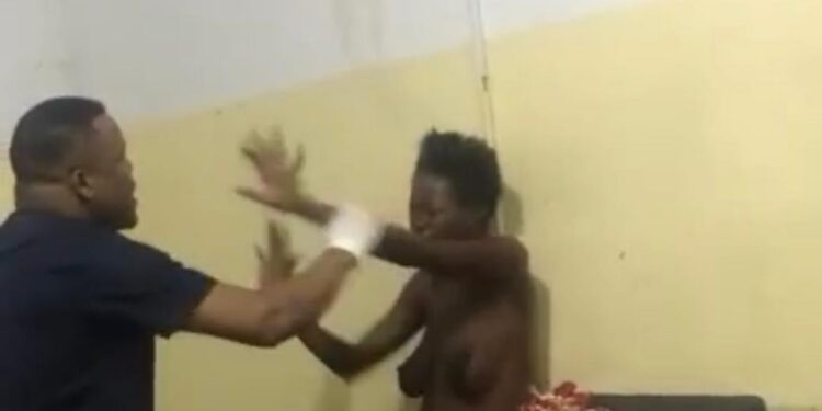 Kinshasa : une vidéo d’une patiente violentée et filmée nue par un médecin choque l’opinion