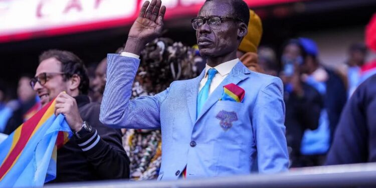 Didier Budimbu rejette l&rsquo;adhésion du célèbre supporter Lumumba Vea dans son parti : « je souhaite qu’il reste apolitique »