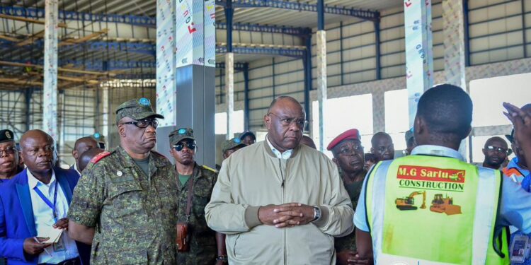 Ituri : Jean‑Pierre Bemba évalue l’avancement des travaux de modernisation de l’aéroport de Bunia