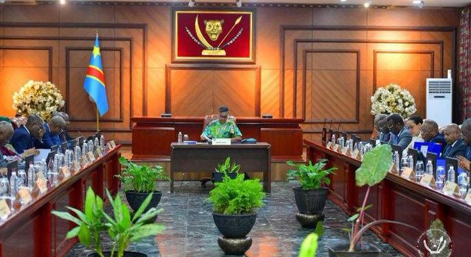 Sécurisation des flux d’or : le gouvernement charge le Ministre des Mines Louis Watum de bancariser les coopératives minières