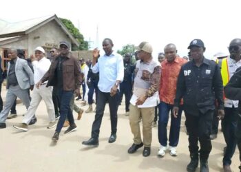 Tanganyika : le ministre national des infrastructures en mission d’inspection des chantiers à Kalemie