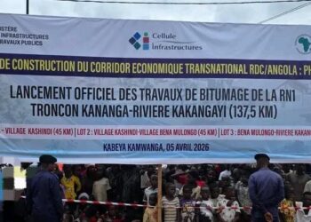 kasai-Oriental : le ministre des ITPR John Banza lance les travaux de construction du corridor economique RDC–ANGOLA