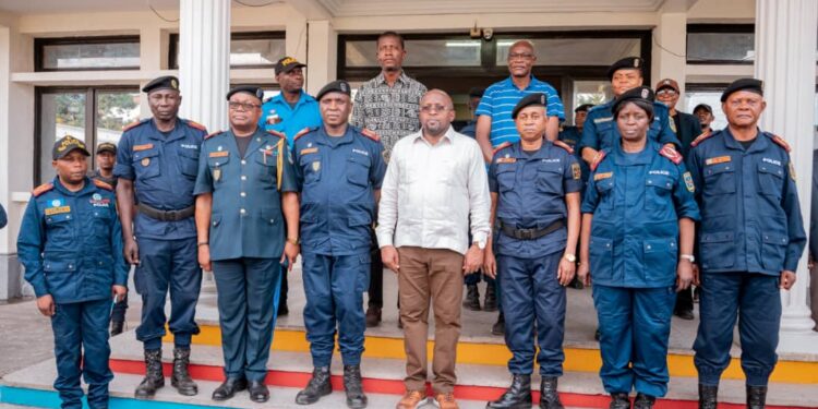 Insécurité à Kinshasa : Le ministre de l’Intérieur inspecte le Call center de la police destinés aux alertes des actes criminels