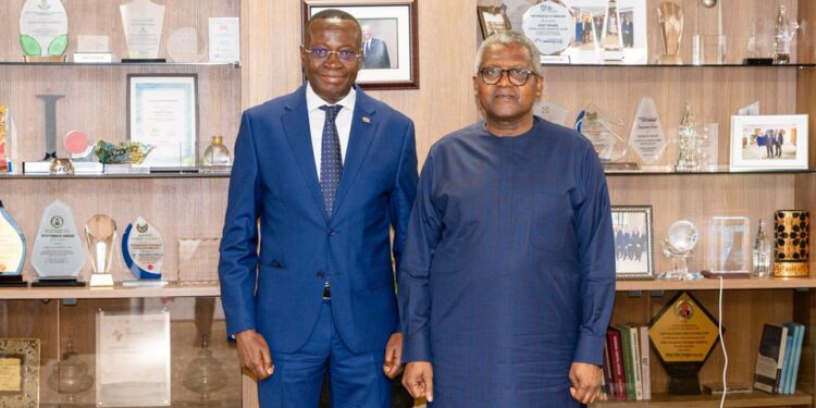 Approvisionnement en produits pétroliers : au Nigeria, Daniel Mukoko Samba échange avec Aliko Dangote et Tony Elumelu