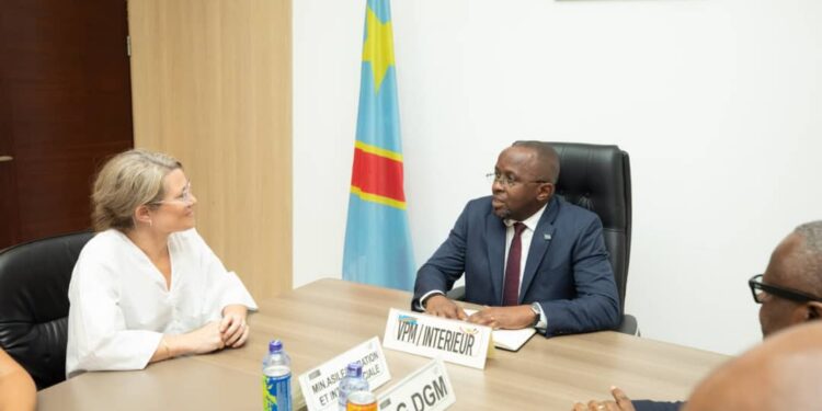 Fuite massive des congolais vers la Belgique : la Ministre belge chargée de l’asile reçue par le ministre de l&rsquo;intérieur Jacquemain Shabani