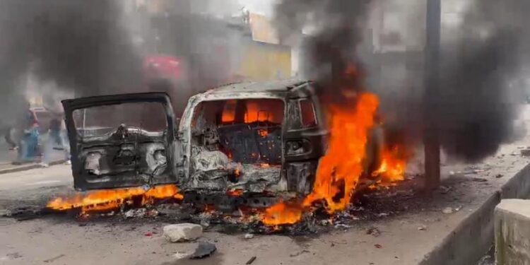 Tensions sur la route Elengesa à Kinshasa : un militaire FARDC abat un motocycliste et en blesse grièvement un autre