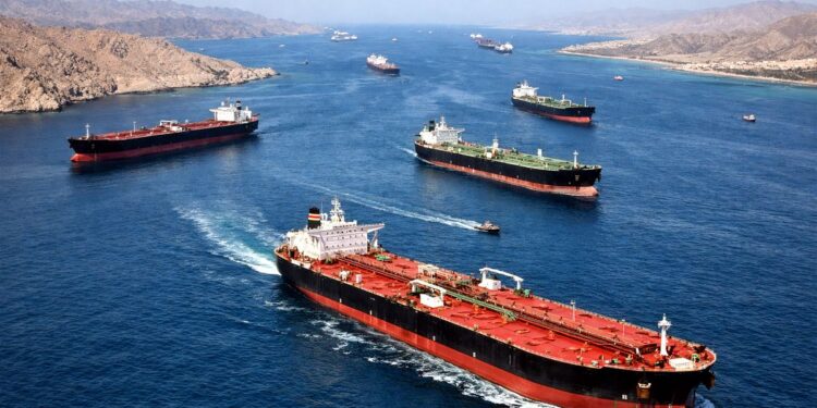 Crise au Moyen-Orient : 24 heures après la hausse des prix des carburants en RDC, l’Iran rouvre le détroit d’Ormuz