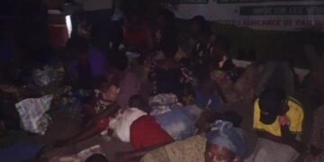 Haut-Katanga : laissés pour compte , des déplacés du Kivu maintiennent la pression devant le gouvernorat à Lubumbashi