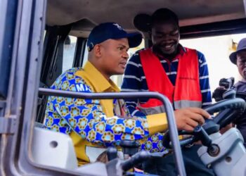 Haut-Katanga : Martin Kazembe annonce l’acquisition de quatre ateliers d’engins pour la construction des routes