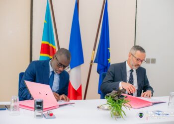Coopération Kinshasa-Paris : le gouvernement provincial et l’ambassade de France signent un protocole d’accord sur la promotion des initiatives conjointes de la culture et du sport