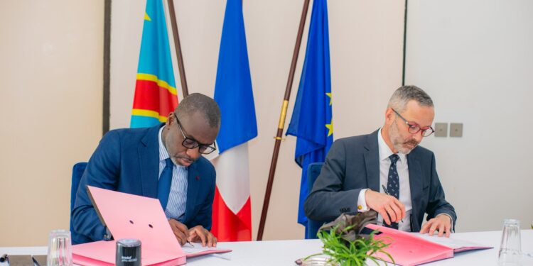 Coopération Kinshasa-Paris : le gouvernement provincial et l’ambassade de France signent un protocole d’accord sur la promotion des initiatives conjointes de la culture et du sport