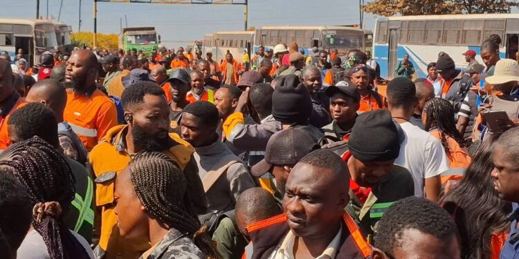 Deuxième jour de grève à METALKOL : les syndicalistes accusent l’employeur à l’inspection du travail pour faible couverture médicale, et non-respect en matière de paie