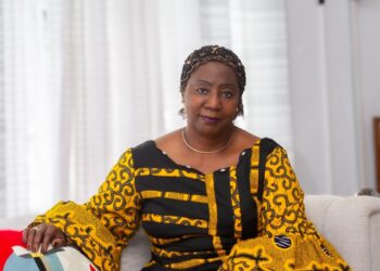 RDC : Face aux dangers des réseaux sociaux , l’honorable Dominique MUNONGO INAMIZI appelle les femmes à préserver les bonnes mœurs.