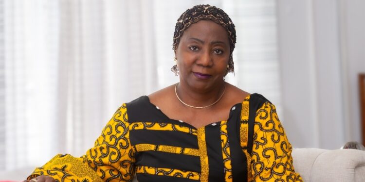 RDC : Face aux dangers des réseaux sociaux , l’honorable Dominique MUNONGO INAMIZI appelle les femmes à préserver les bonnes mœurs.