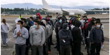 Arrivée des migrants des USA à Kinshasa : l&rsquo;OIM est intervenue uniquement à la demande du gouvernement congolais