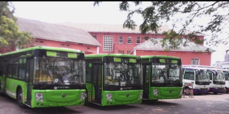 Kinshasa: 790 bus mobilisés pour le lancement de la société de transports de Kinshasa le 30 juin prochain (hôtel de ville)