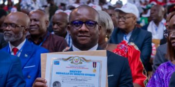 Fête du Travail : la chancellerie des ordres nationaux décore Me Fanon Beya Ngombe pour son leadership affirmé à la tête de l’ONEM