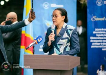 Examens d’État :La ministre Raissa Malu lance la hors-session au complexe scolaire Loupiots à Kinshasa