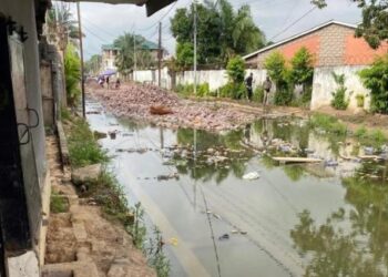 Kinshasa : Les travaux de l’avenue Maï-Ndombe à l’arrêt, la population de Kinsuka Pêcheur en détresse (Vidéo)