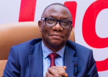 FECOFA : annoncé favori , Bosco Mwehu Beya Kofela se retire de la course à la présidence.