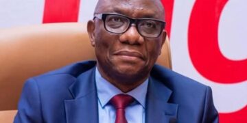 FECOFA : annoncé favori , Bosco Mwehu Beya Kofela se retire de la course à la présidence.