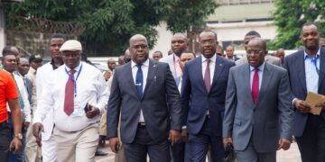 RDC: « Félix Tshisekedi manœuvre désormais à découvert pour un troisième mandat » ( Delly Sesanga )