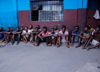Kinshasa : Encore un autre 13 présumés auteurs du cambriolage de la paroisse Saint Théophile présentés au public