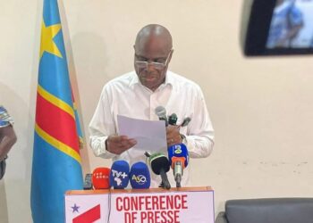 Fayulu recadre Tshisekedi:« Quelqu’un va vous dire opposition fragile, mais où était l’UDPS entre 2006 et 2010 ? C’est moi qui ai ressuscité l’UDPS »