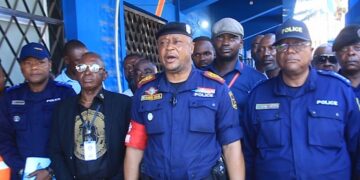 Insécurité à Kinshasa : les autorités annoncent des mesures pour restaurer l’autorité de l’État et renforcer la sécurité