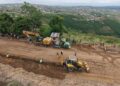 Kinshasa : Le gouvernement lance des travaux de réhabilitation et de construction de la route Mokali à Kimbanseke après 3 ans de délabrement
