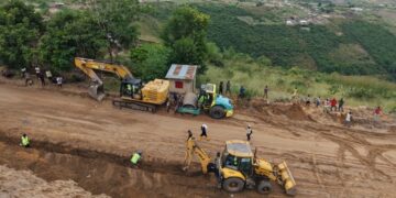 Kinshasa : Le gouvernement lance des travaux de réhabilitation et de construction de la route Mokali à Kimbanseke après 3 ans de délabrement