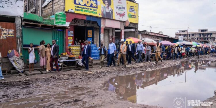 Kinshasa : Le gouvernement relance en urgence les travaux de l’avenue Kianza à Ngaba