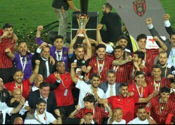 Coupe de la Confédération : Glody Likonza et l&rsquo;USM Alger sacrés champions face au Zamalek