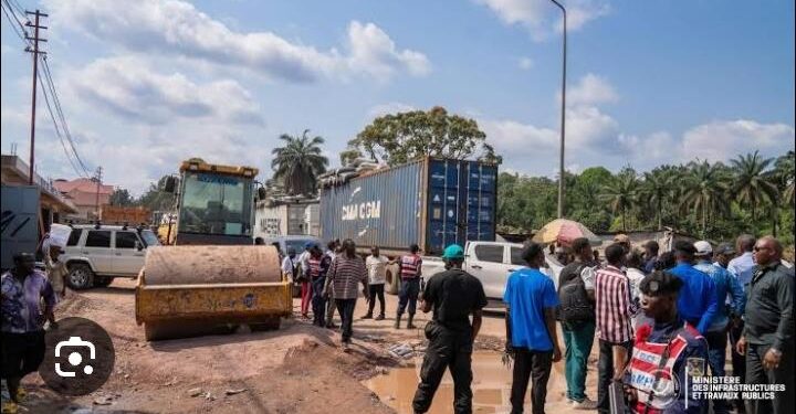 Embouteillages récurrents sur la RN1 : Le gouvernement congolais déploie des mesures d’urgence pour désengorger l’axe Kinshasa–Matadi