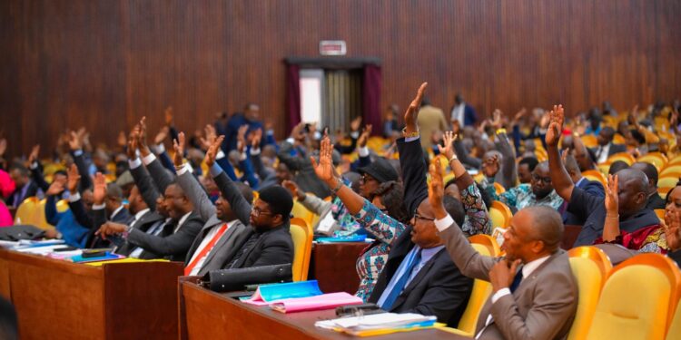 Assemblée nationale : La loi sur le contenu local en RDC et celle révisant les règles applicables à la sous-traitance envoyées à l&rsquo;ECOFIN après adoption sans débat