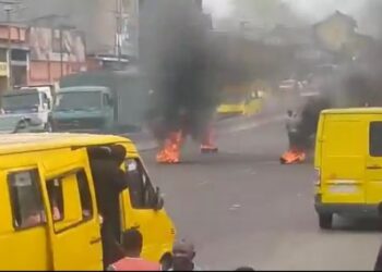 Kinshasa : à Tshangu, des jeunes manifestent contre le changement de la Constitution