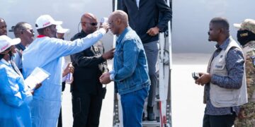 Flambée d’Ebola en Ituri : Roger Kamba et Patrick Muyaya en mission à Bunia pour évaluer la riposte