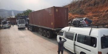Kinshasa-Kongo Central : Des camions de remorquage bientôt déployés sur la RN1 pour lutter contre le mauvais stationnement