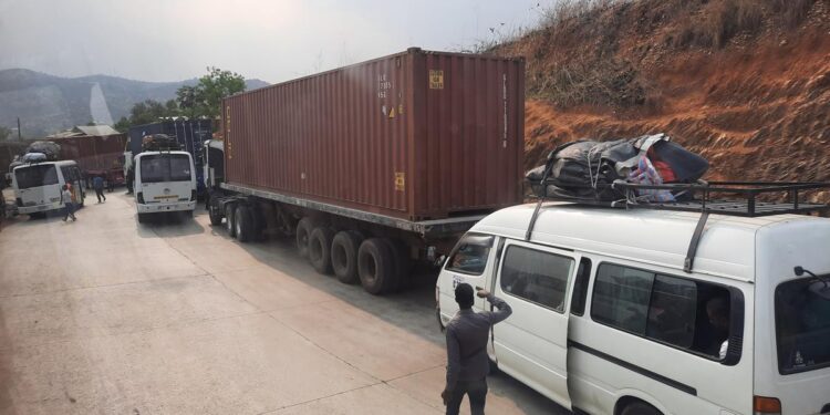 Kinshasa-Kongo Central : Des camions de remorquage bientôt déployés sur la RN1 pour lutter contre le mauvais stationnement