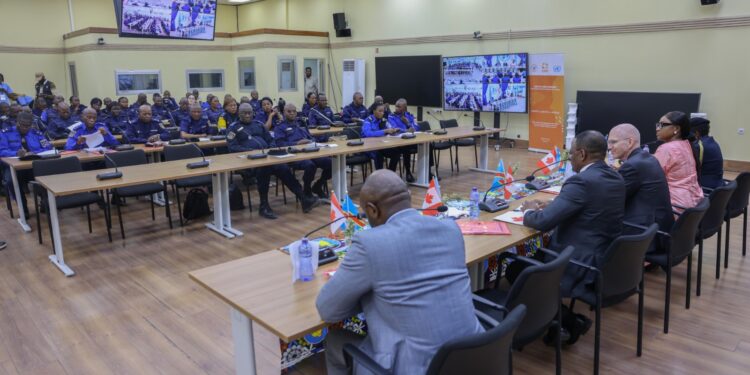Kinshasa : Près de 100 policiers formés à la masculinité positive pour renforcer la sécurité communautaire