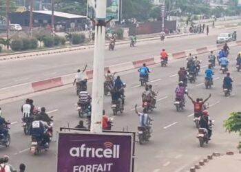 Kinshasa : Des motards  » Wewa  » offrent des courses gratuites pour contrer l’appel à la ville morte