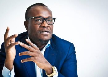 Plainte contre Tshisekedi : Delly Sesanga évoque de nouvelles preuves et annonce un report du dépôt du dossier