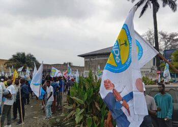 Kinshasa : Malgré le verrou sécuritaire autour du Palais du Peuple, les militants de l’ECiDé se mobilisent contre la loi référendaire