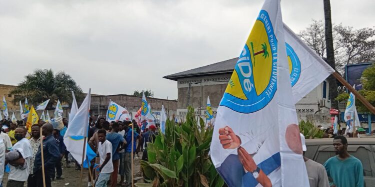 Kinshasa : Malgré le verrou sécuritaire autour du Palais du Peuple, les militants de l’ECiDé se mobilisent contre la loi référendaire