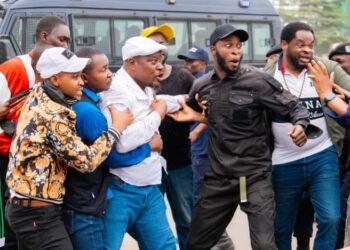 Répression de la manifestation de l’opposition : Human Rights Watch réclame une enquête impartiale et approfondie